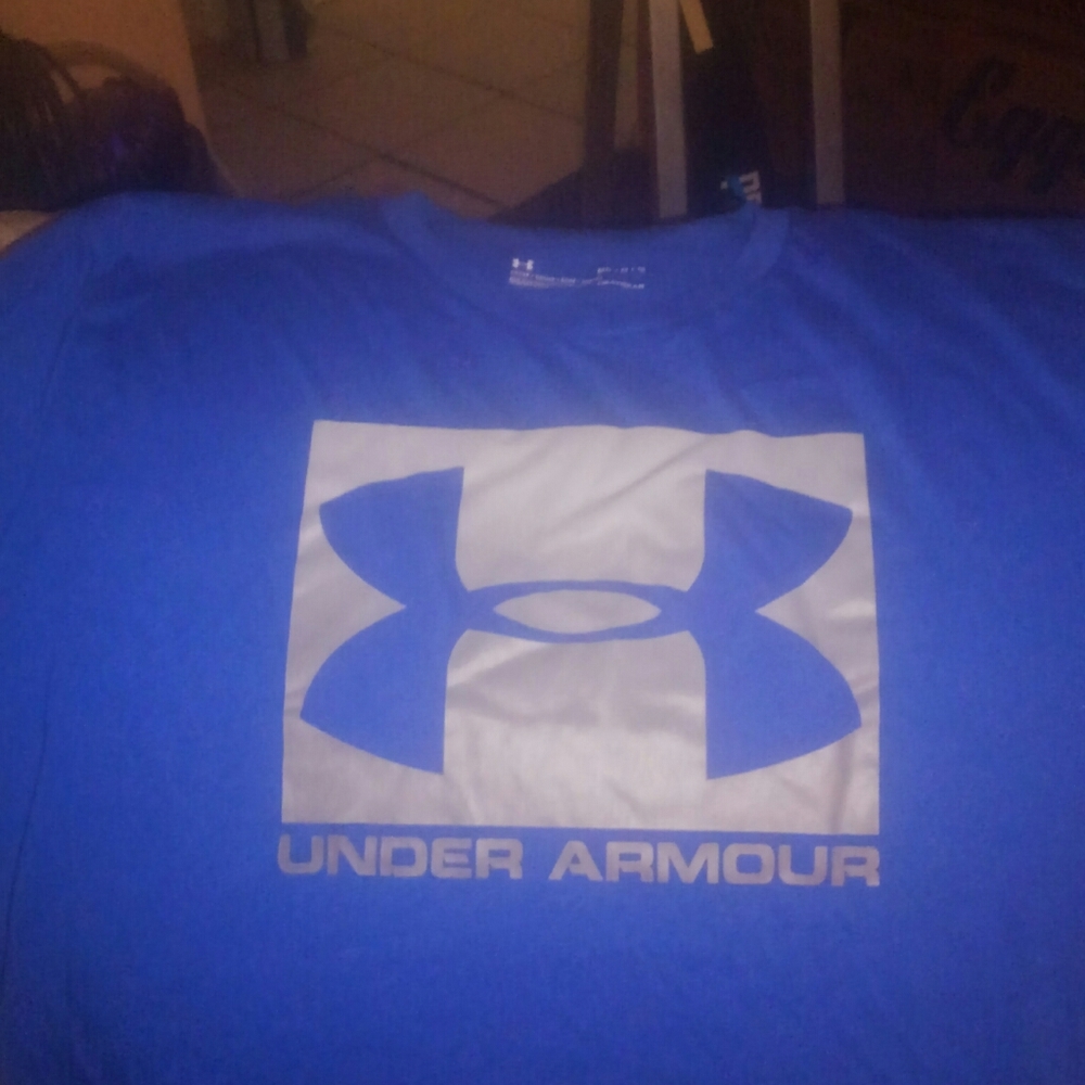 Under Armour Tshirt